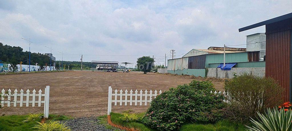 Chủ cần tiền cho con đi học nên bán gấp đất nhà vườn mới xây.