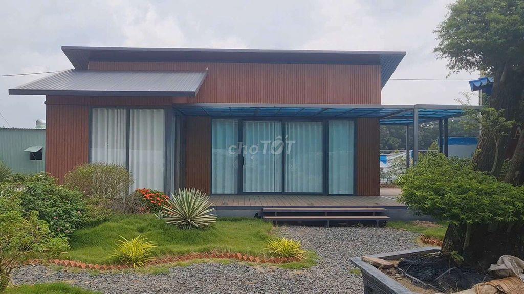 Chủ cần tiền cho con đi học nên bán gấp đất nhà vườn mới xây.