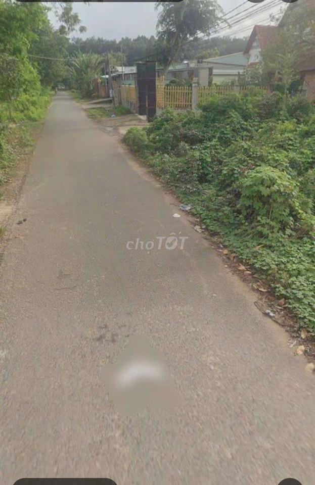 1 lô ngay khu cn  giá ngộp