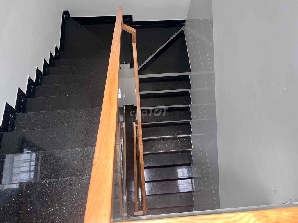 cần bán nhà đường tôn đức thắng tiến thành