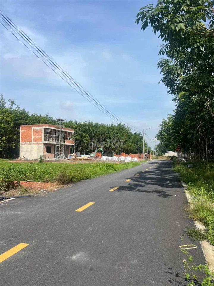 Kẹt nợ bán gấp lô đất TP Đồng xoài cũ gần KCN Đồng Xoài 1-2