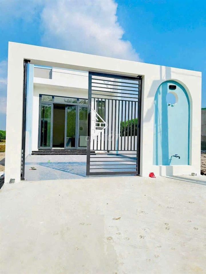 nhà mới xây, 730tr,Chơn Thành, sổ sẵn. gần KCN Minh Hưng mở rộng