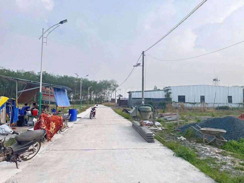Đất xây trọ 685tr 500m2( 20 phòng) kế bên xây trọ xây nhà nhiều