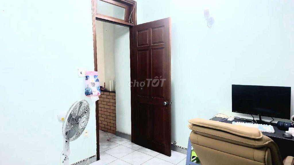 Nhà 4 Tầng, Ô tô ngủ trong nhà, ngay Hiệp Thành City