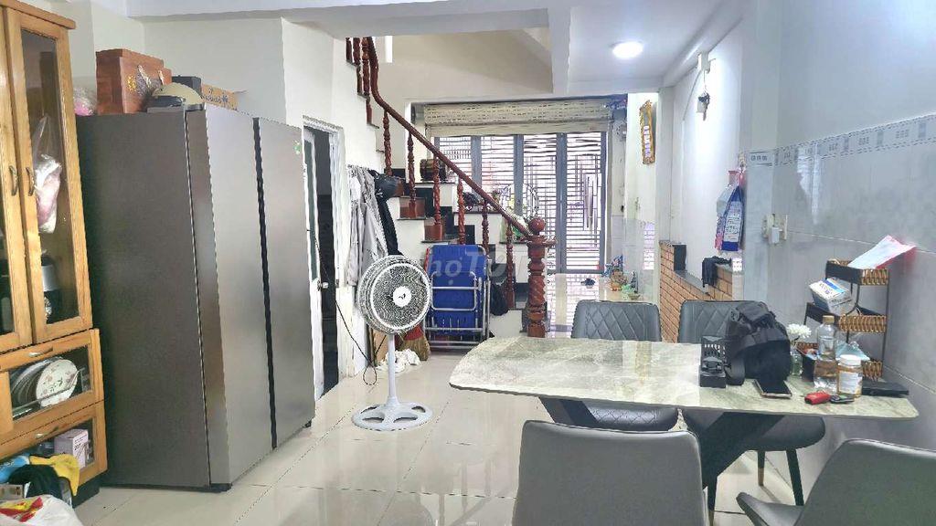Nhà 4 Tầng, Ô tô ngủ trong nhà, ngay Hiệp Thành City