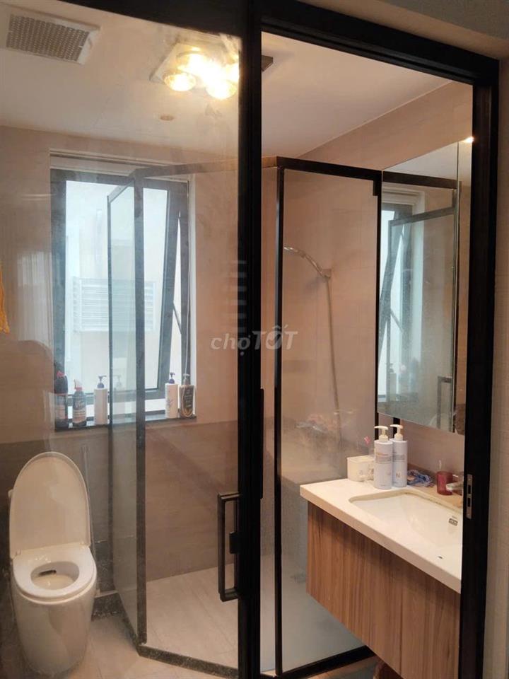 Cho thuê nhà 5 tầng thiết kế đẹp ở Vinhomes Ocean Park 2 chỉ 12tr/th