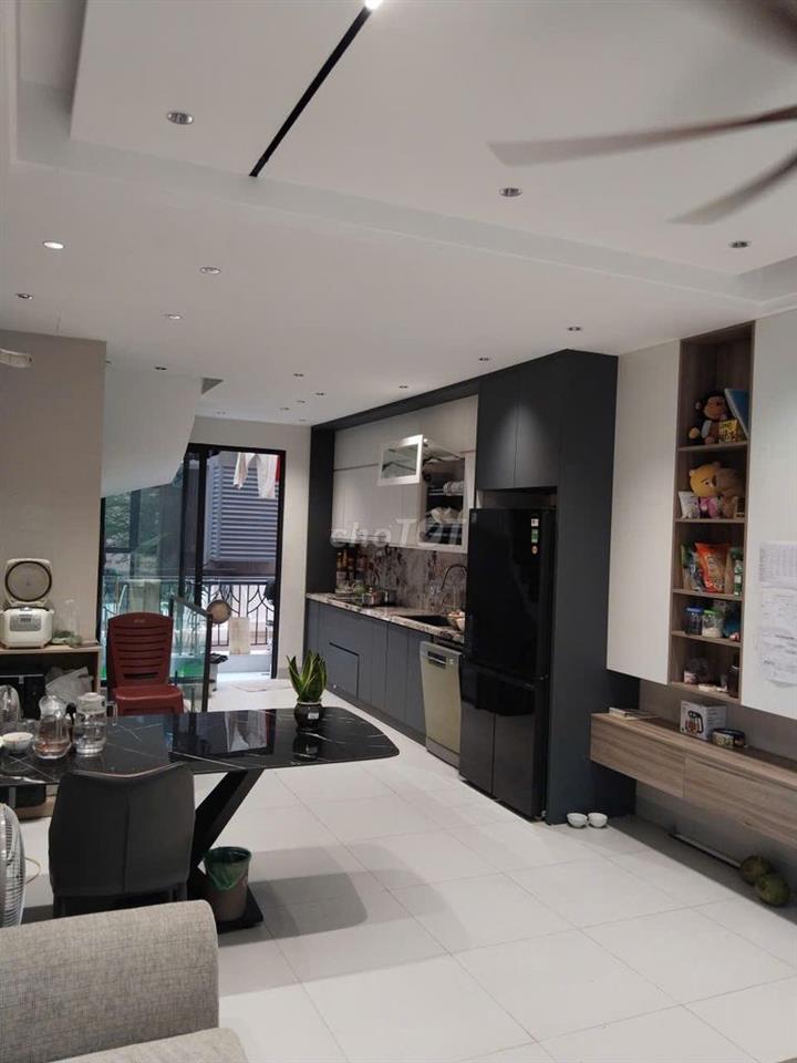 Cho thuê nhà 5 tầng thiết kế đẹp ở Vinhomes Ocean Park 2 chỉ 12tr/th