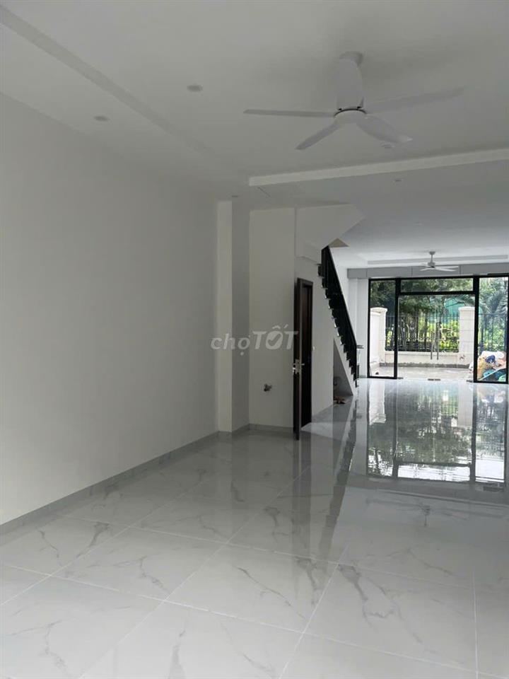 CHO THUÊ LIỀN KỀ SHOPHOUSE CHÀ LÀ 112.5M² – 2 TẦNG