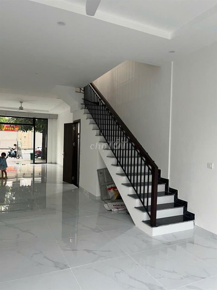 CHO THUÊ LIỀN KỀ SHOPHOUSE CHÀ LÀ 112.5M² – 2 TẦNG