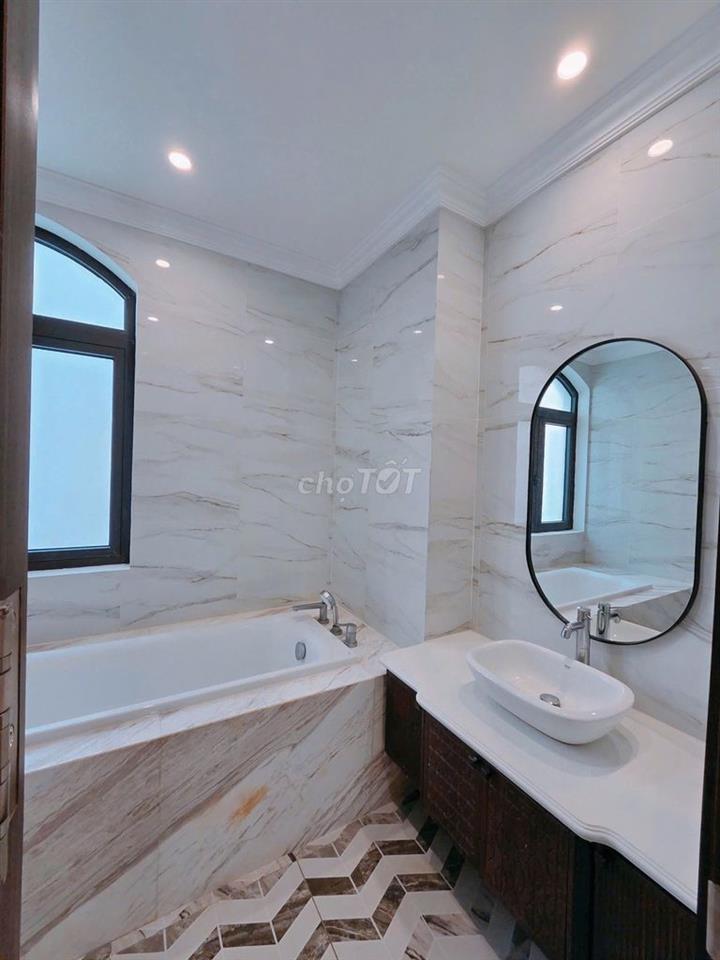 CHO THUÊ LIỀN KỀ 5 TẦNG – FULL ĐỒ CAO CẤP SÁT VINCOM – 20 TRIỆU/THÁNG