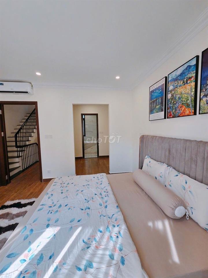 CHO THUÊ LIỀN KỀ 5 TẦNG – FULL ĐỒ CAO CẤP SÁT VINCOM – 20 TRIỆU/THÁNG