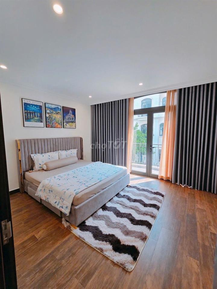 CHO THUÊ LIỀN KỀ 5 TẦNG – FULL ĐỒ CAO CẤP SÁT VINCOM – 20 TRIỆU/THÁNG