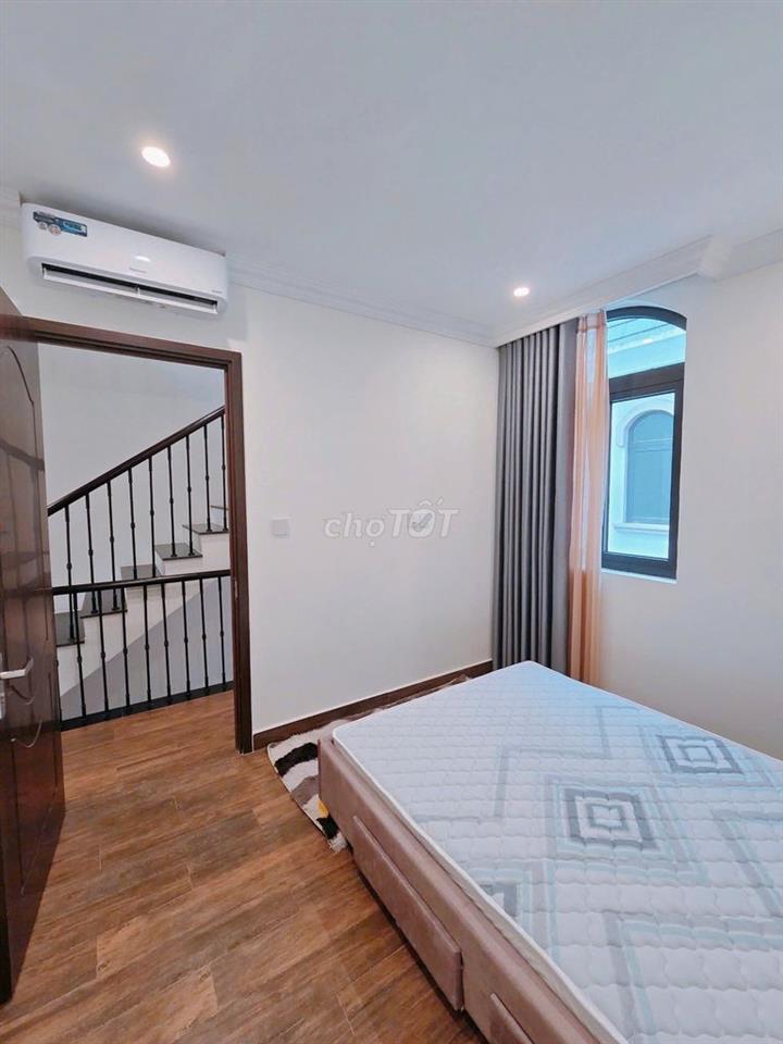 CHO THUÊ LIỀN KỀ 5 TẦNG – FULL ĐỒ CAO CẤP SÁT VINCOM – 20 TRIỆU/THÁNG