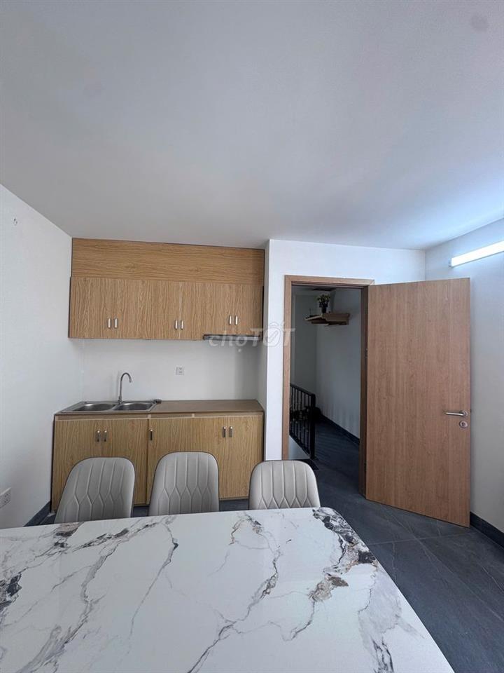 CHO THUÊ LIỀN KỀ 72M² – 5 TẦNG – CÓ THANG MÁY – 13,5 TRIỆU/THÁNG