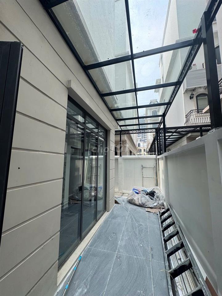CHO THUÊ LIỀN KỀ 72M² – 5 TẦNG – CÓ THANG MÁY – 13,5 TRIỆU/THÁNG