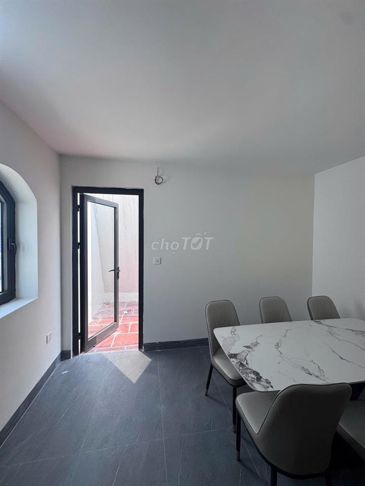 CHO THUÊ LIỀN KỀ 72M² – 5 TẦNG – CÓ THANG MÁY – 13,5 TRIỆU/THÁNG