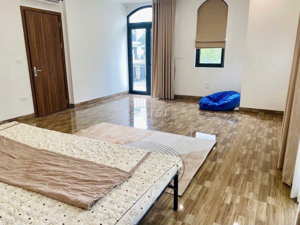 Cho thuê nhà góc Chà Là HT2T sát công viên – 2 tầng – 9tr/tháng