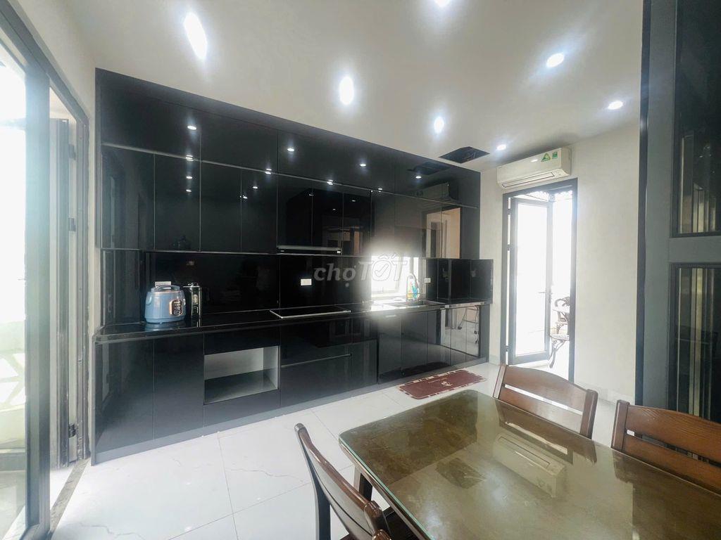 Cho thuê nhà xẻ khe có thang máy full đồ