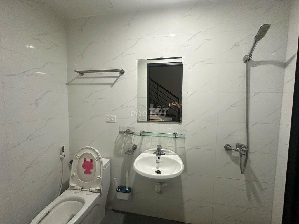 Cho thuê liền kề Sao Biển chỉ 7 triệu/tháng. 