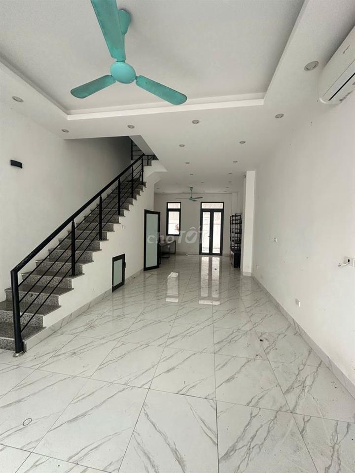 Cho thuê liền kề Sao Biển chỉ 7 triệu/tháng. 