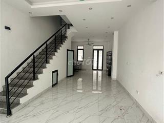 Cho thuê liền kề Sao Biển chỉ 7 triệu/tháng. 