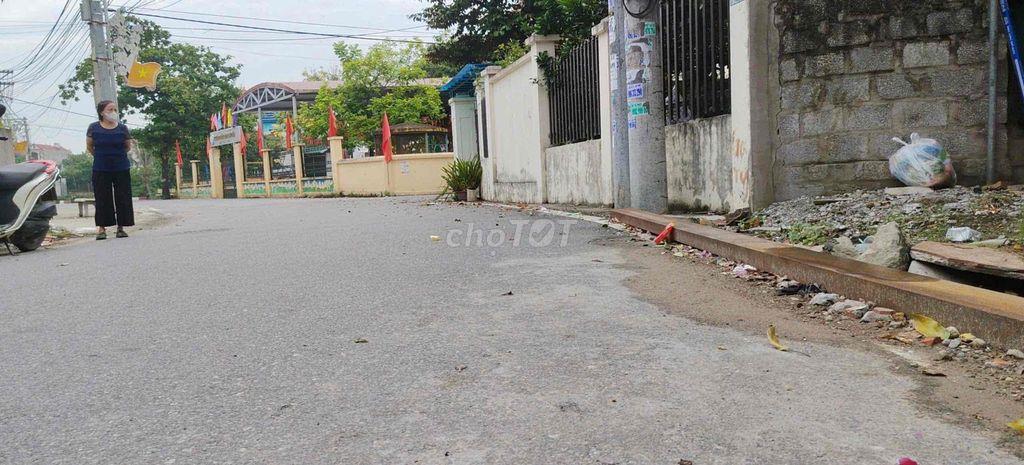 chính chủ cần tiền muốn bán lô đất ở Văn Giang - Hưng yên