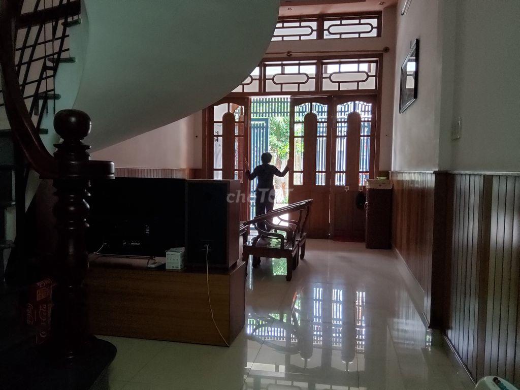 Bán nhà lệch tầng 3 tầng lộ giới 12m, nhà rộng 3,5x17 m