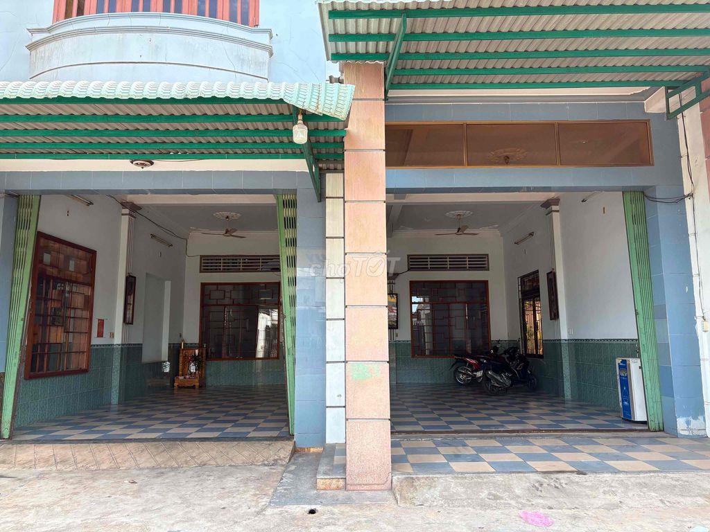 nhà trống mặt bằng cần cho thuê