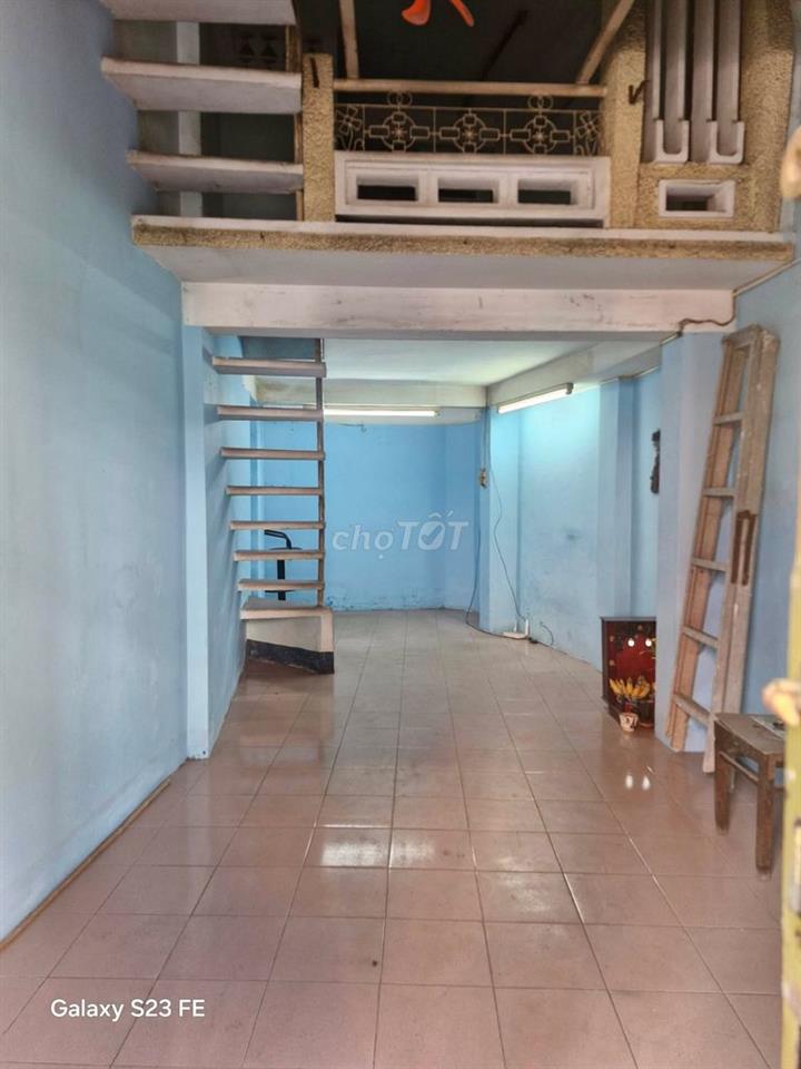 Nhà cho thuê nguyên căn , trệt + lửng + 2 lầu .