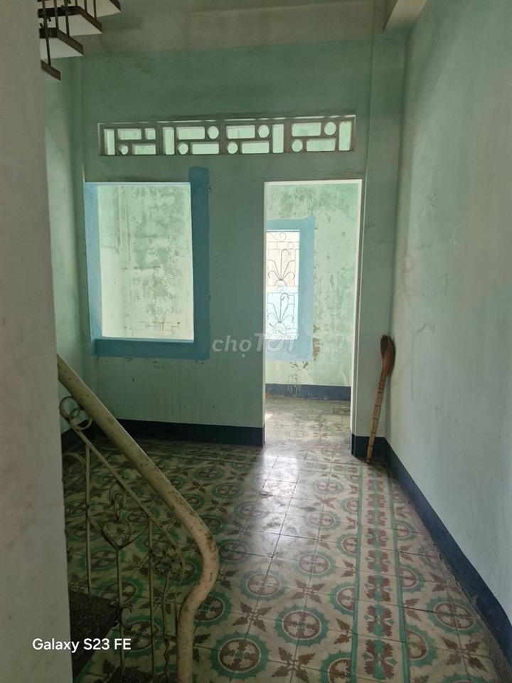 Nhà cho thuê nguyên căn , trệt + lửng + 2 lầu .