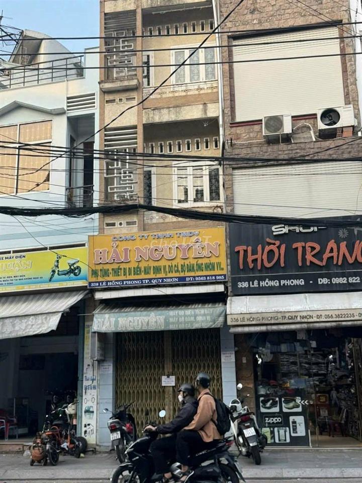 Nhà cho thuê nguyên căn , trệt + lửng + 2 lầu .