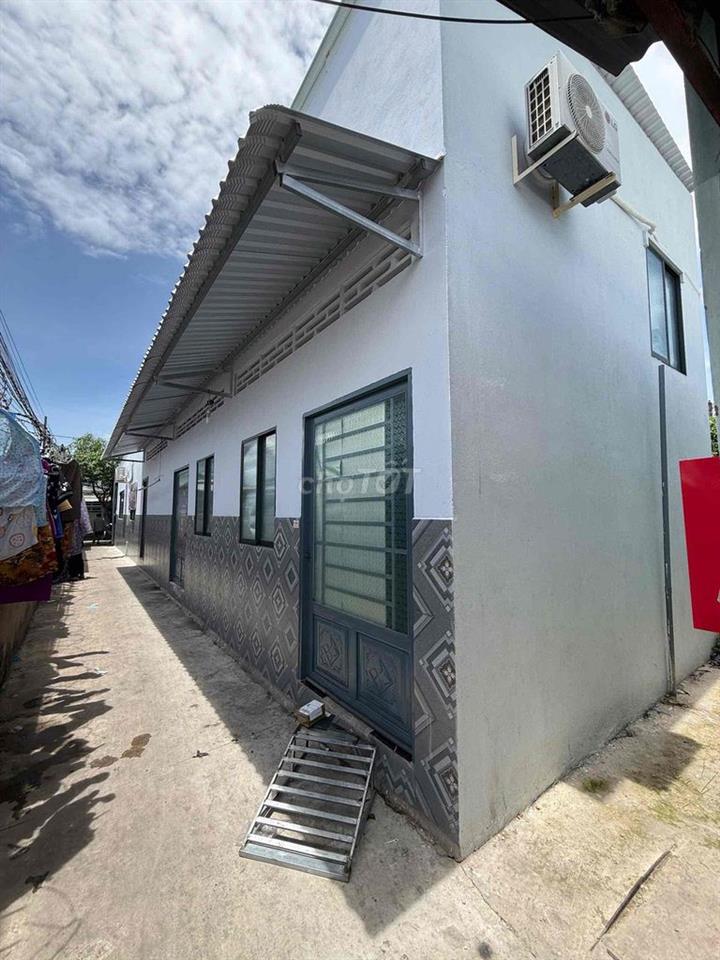 Nhà ở va 2 căn trọ giá cưc mềm cần bán gấp