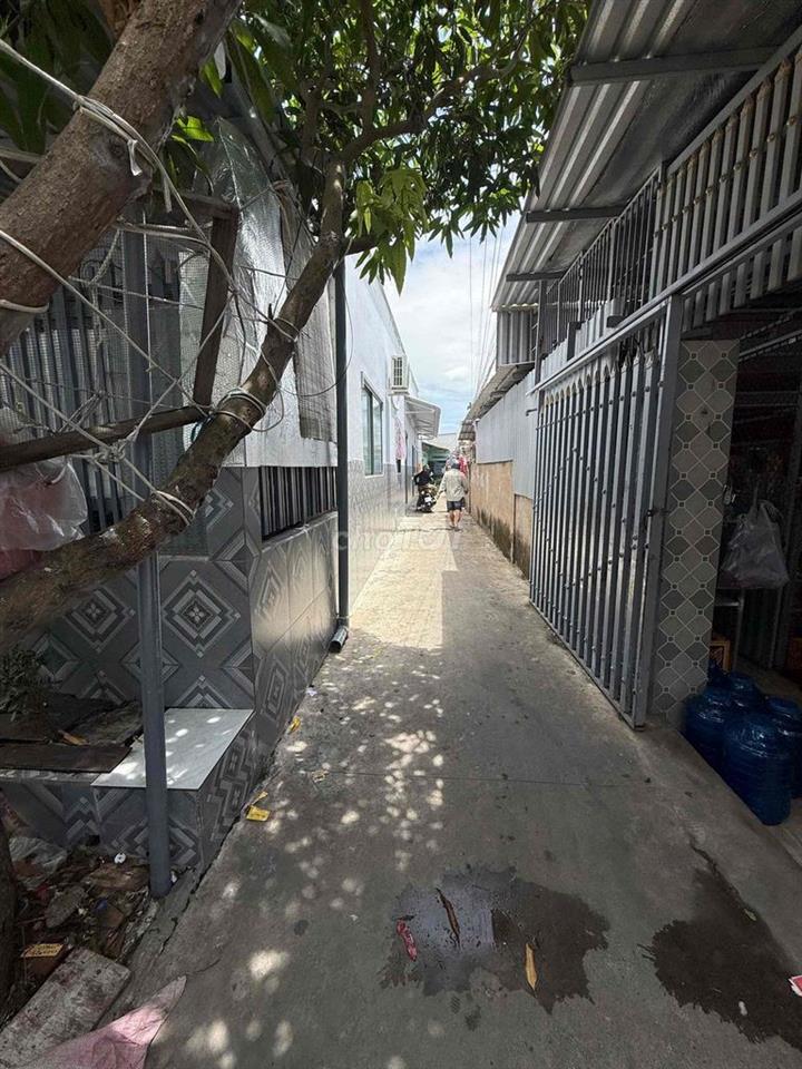 Nhà ở va 2 căn trọ giá cưc mềm cần bán gấp