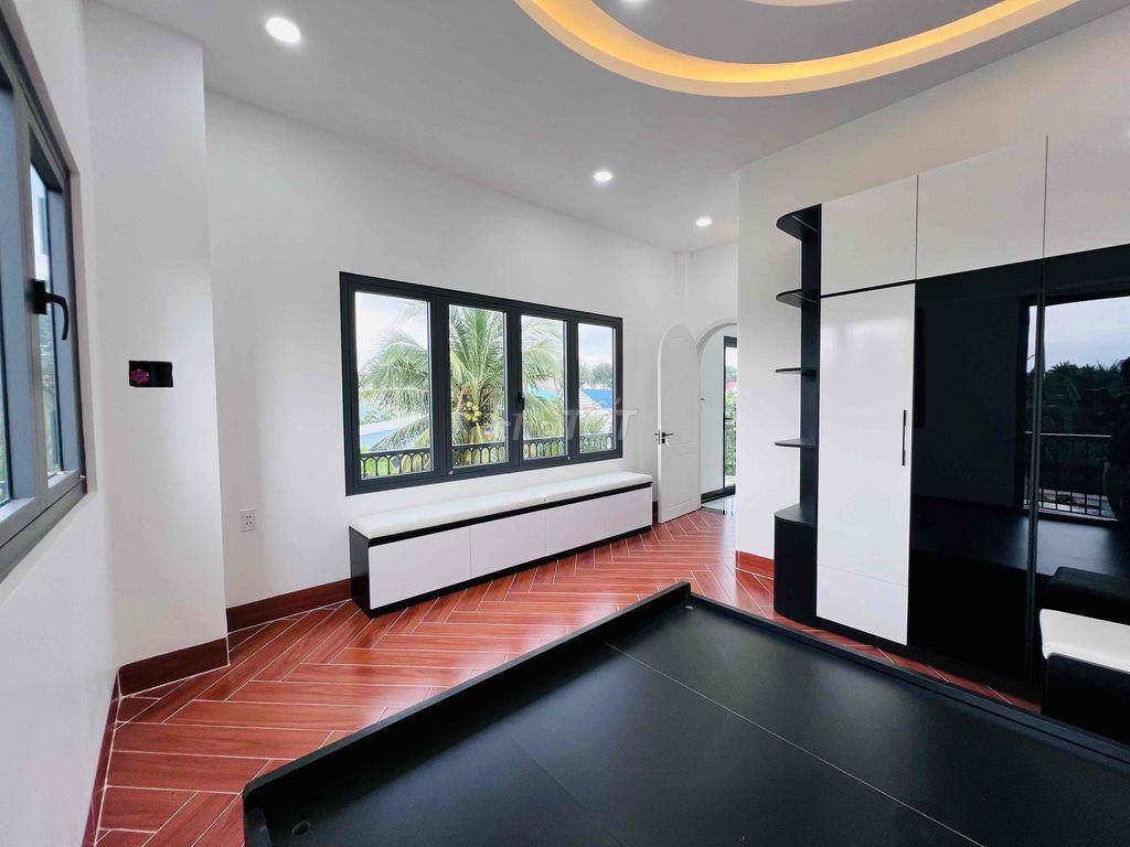 Bán nhà sân vườn Trung An, sân đậu oto giá bao yêu thương