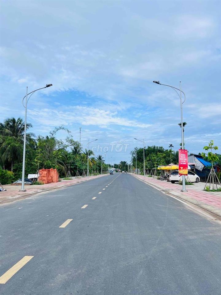 Đất mặt tiền nhựa mới p10 gần chợ và trường học, thuận tiện kinh doanh