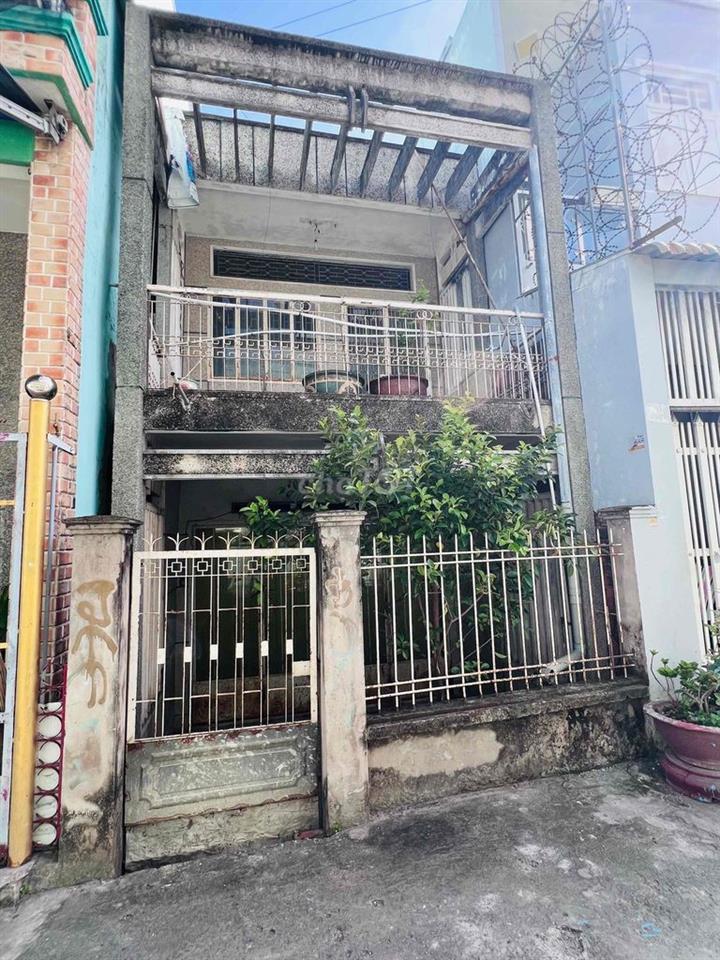 Bán đất tặng căn nhà lầu tại p4 cách Đống Đa 50m hẻm 4m đi thông