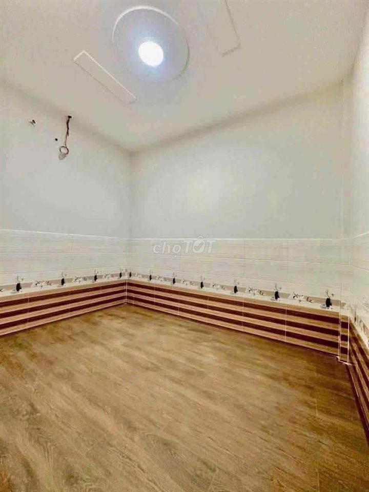 Nhà thuê p5 đường thông mới làm kp9 2pn