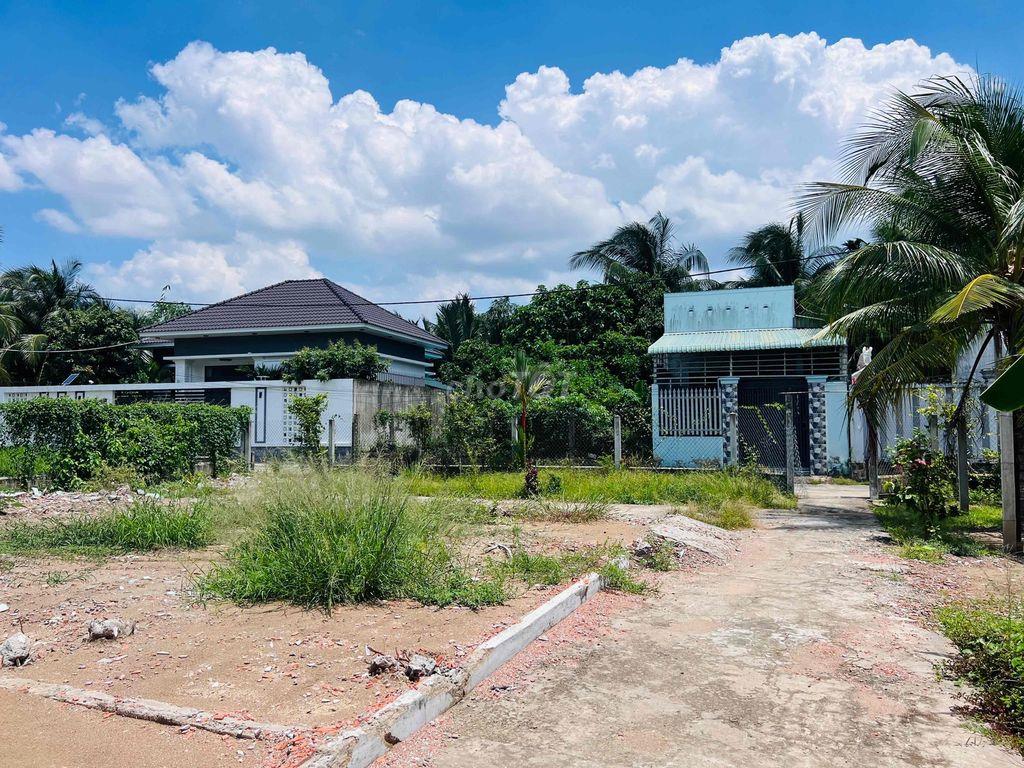Đất rộng ngay trung tâm p10 sát bên D7 sẵn thổ chỉ về xây cất