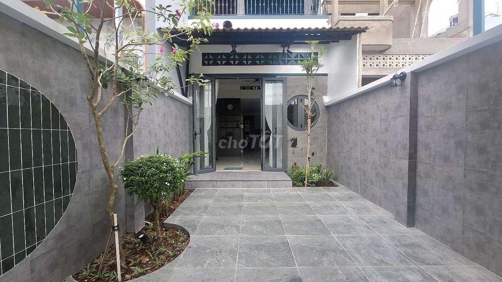 Nhà lầu mới đẹp, phong cách cá tính, 3 phòng ngủ phường Trung an