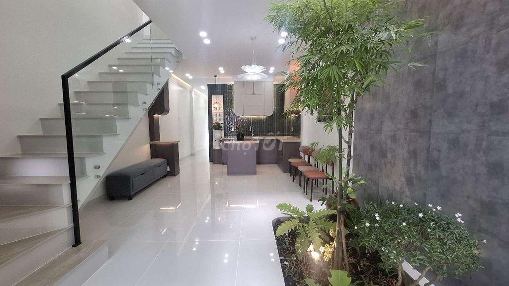 Nhà lầu mới đẹp, phong cách cá tính, 3 phòng ngủ phường Trung an
