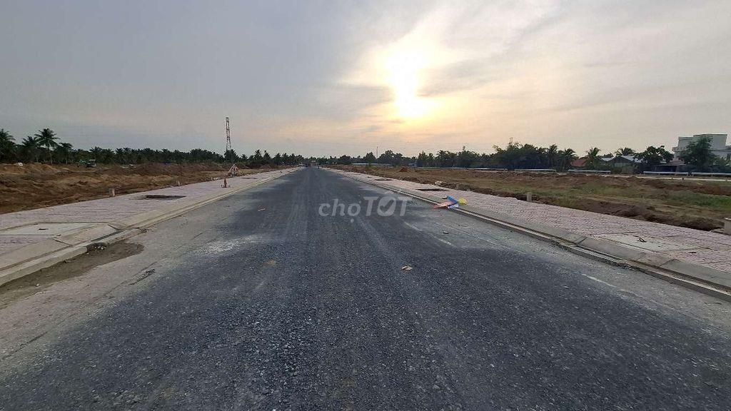 Bán nền có sẵn 84m² thổ cư cập vách khu tái định cư Cầu Rạch Miễu 2