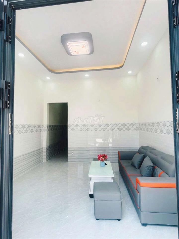 NHÀ MƠI CẤT KẸT TIỀN BÁN GIÁ RÂT TỐT.