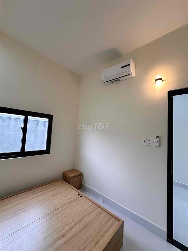 Nhà Lầu còn mới 95% tặng nội thất ,đường xe ô tô 7c, vị trí Mỹ Tho