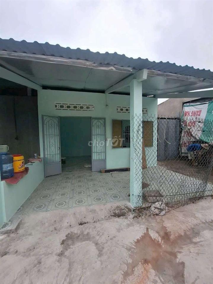Bán nhà khu công nghiệp Tân Hương