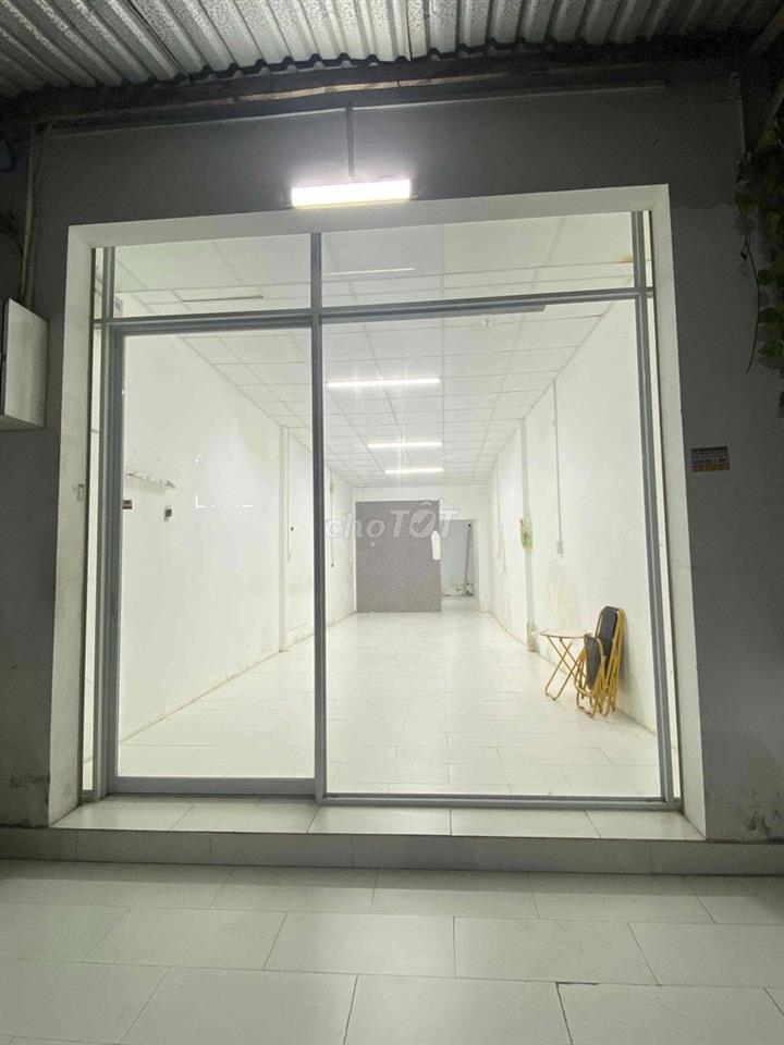 Cho thuê nhà trống mặt tiền đường dùng để kinh doanh