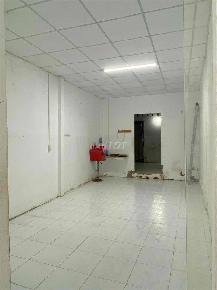 Cho thuê nhà trống mặt tiền đường dùng để kinh doanh