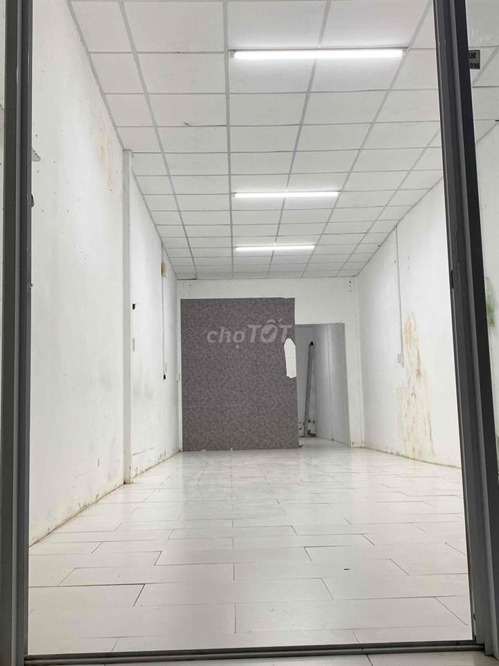 Cho thuê nhà trống mặt tiền đường dùng để kinh doanh