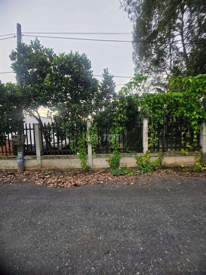 Bán nền nhà mặt tiền đường xe 30 chỗ, view sông thoáng mát.