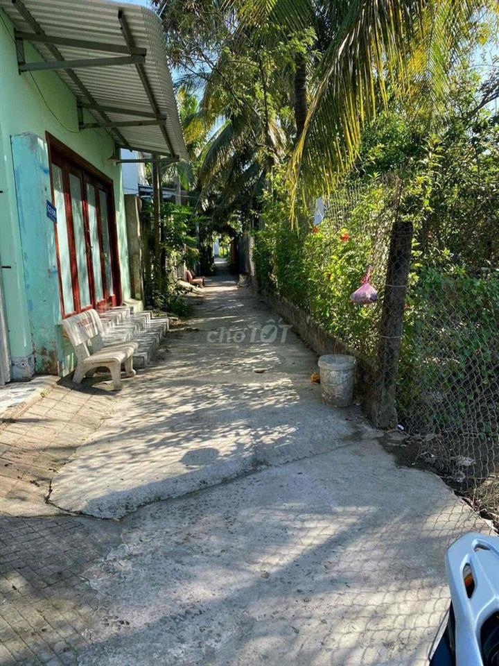 Cần bán thửa đất diện tích 100m2 (5 x 20), thổ cư 70m2 phường Mỹ Phong