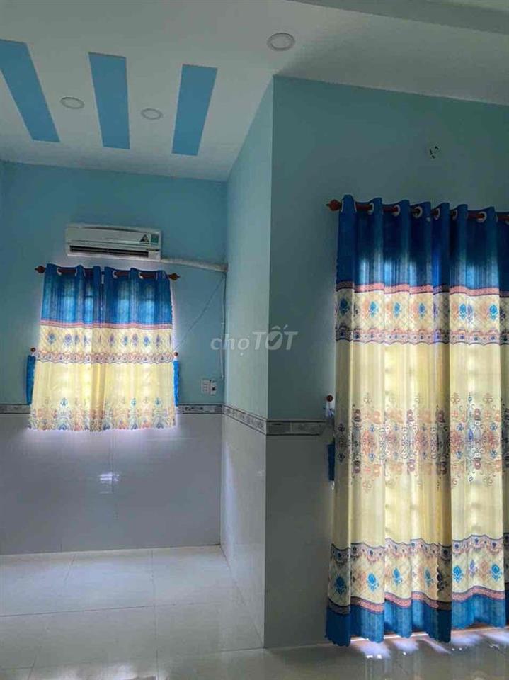 cần tiền bán gấp 1 trệt 1lầu sổ hồng riêng